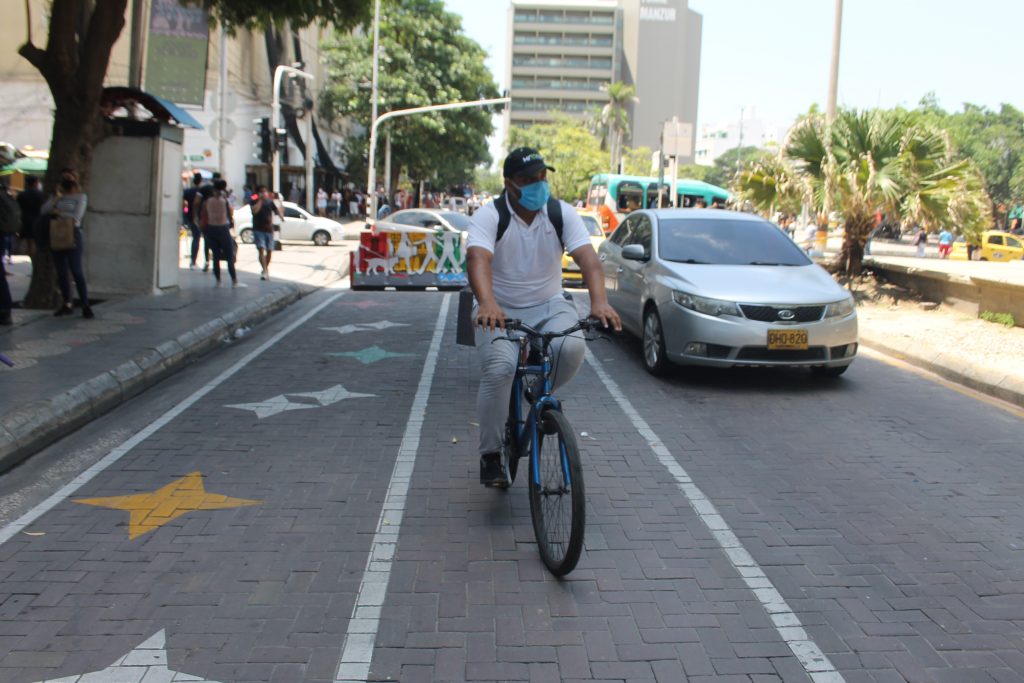 El Tránsito de Barranquilla invita a emplear la bici como transporte alternativo con todas las medidas de bioseguridad para una movilidad segura