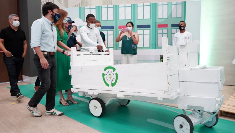 Barranquilla en la ola del reciclaje. El alcalde de la ciudad, Jaime Pumarejo y la Primera Dama, Silvana Puello, lanzaron la campaña: "Recicla por Barranquilla"