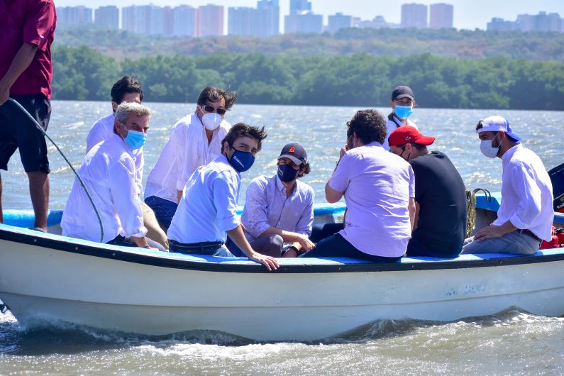 Minambiente reafirma importancia ambiental de la ciénaga de Mallorquín y el caño de la Auyama. El Ministro, Carlos Eduardo Correa, durante el recorrido por la Ciénaga.