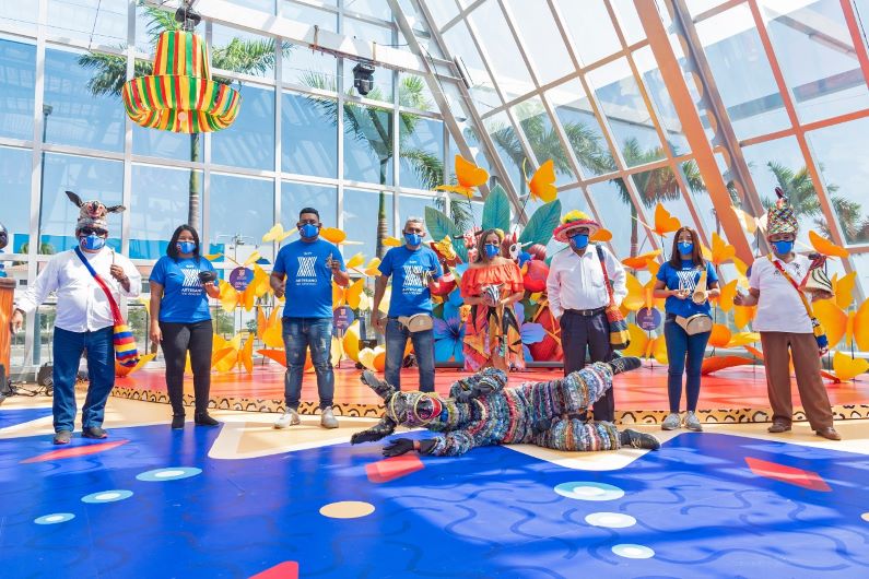 Artesanos atlanticenses presentan piezas inspiradas en danzas tradicionales