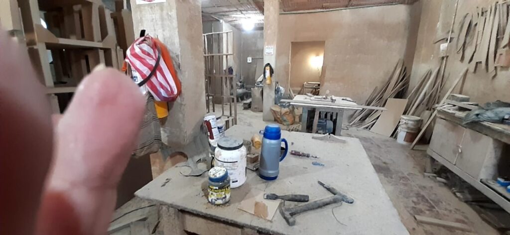 La afectación fue denunciada por un ciudadano afectado por la presunta contaminación sonora y emisiones atmosféricas que frecuentemente emite esta empresa ubicada en zona residencial.