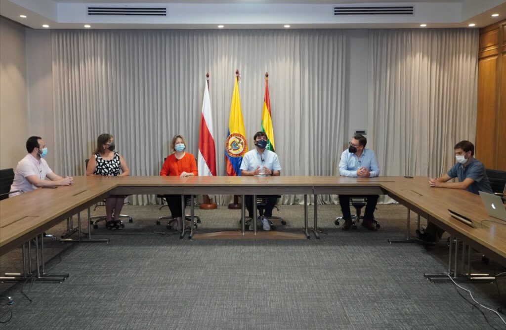La apuesta de la Administración distrital es construir una Barranquilla bilingüe y generar desarrollo económico en la ciudad, que se consolida con grandes alianzas entre el Distrito y el sector privado.