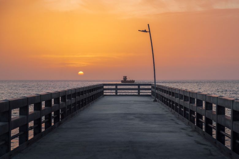 Turismo de naturaleza para alternar el Atlántico con los Carnavales de Barranquilla. El recién restaurado muelle de Puerto Colombia, Atlántico.