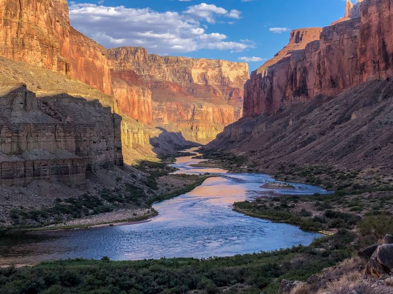 USA impulsa programa de reutilización del agua del río Colorado. Este río es el principal recurso hídrico del suroeste de los Estados Unidos.