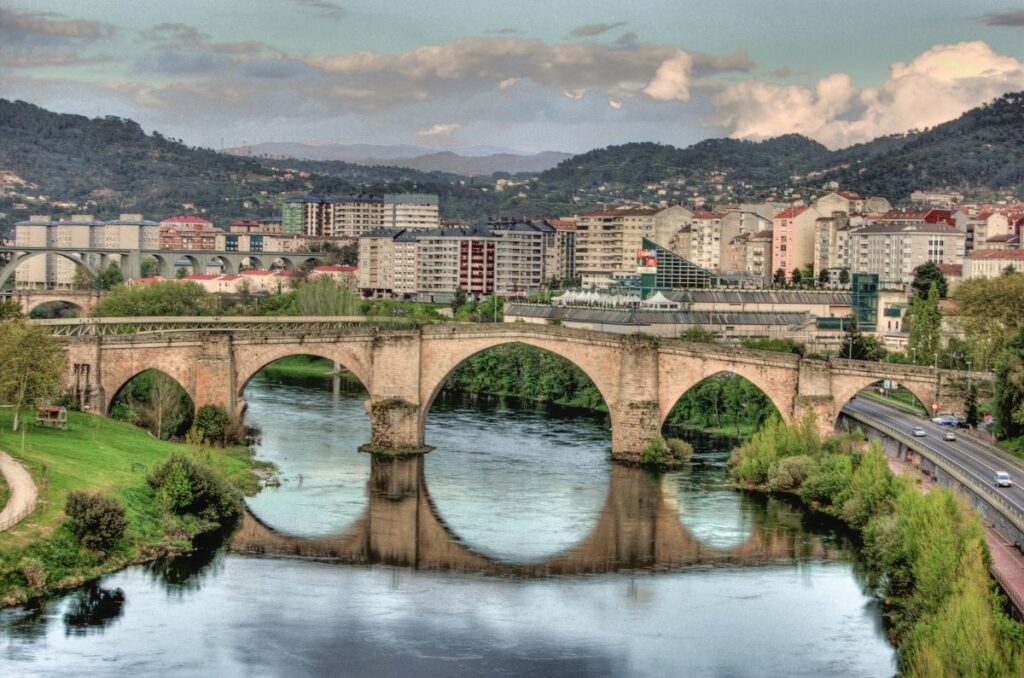 Vista del puente de origen romano de la ciudad de Ourense. Foto: Víctor Hermida Prada