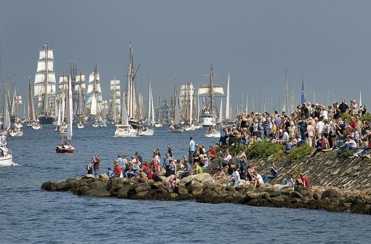 Alemania: los grandes veleros de la "Kieler Woche"
