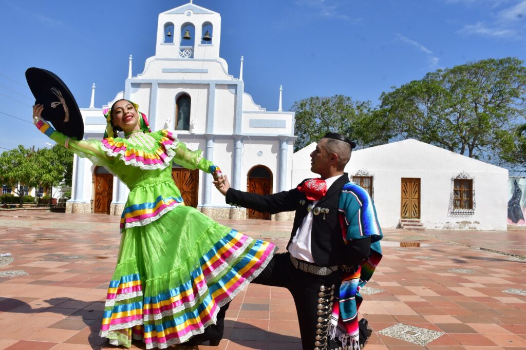 Vacaciones divertidas con la cultura y gastronomía del Atlántico. 700 artistas ofrecen un programación varíada en Suan, durante su Festival Internacional de las Artes.